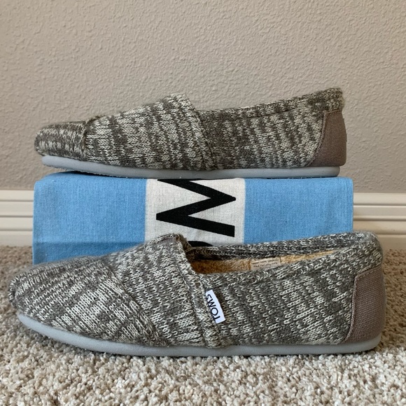 Toms Shoes - NWOT TOMS Classic Slip On